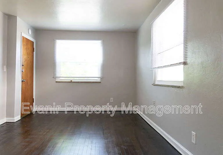 113 Niagara Ave #1 — Photo 7
