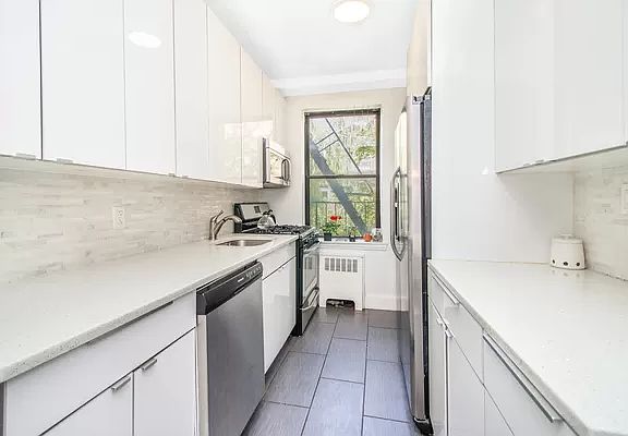 2nd image of 3840 Greystone Ave APT 5K