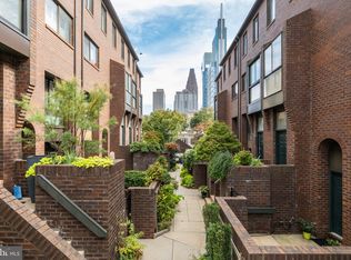 100 N 22nd St APT 122, Philadelphia, PA 19103