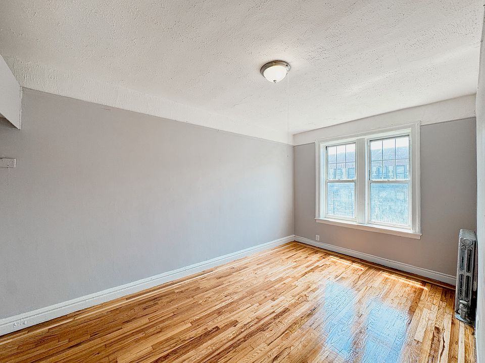 2nd image of 25 Sickles St APT 6E