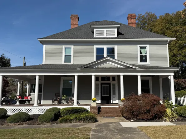 216 S 4th St, Smithfield, NC 27577