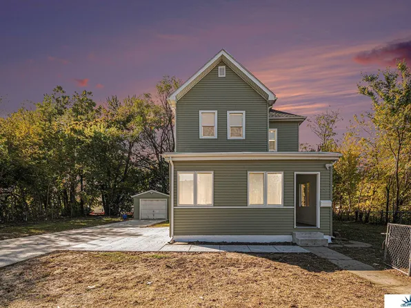 2620 N 19th St, Omaha, NE 68110