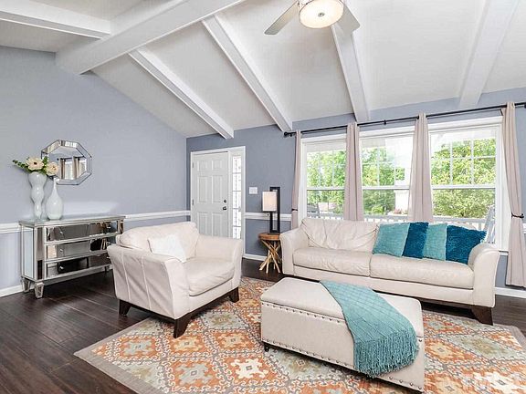 5th image of 26 Bluestone Dr