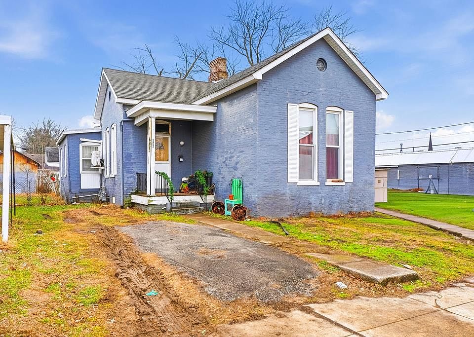 1st image of 500 1st St