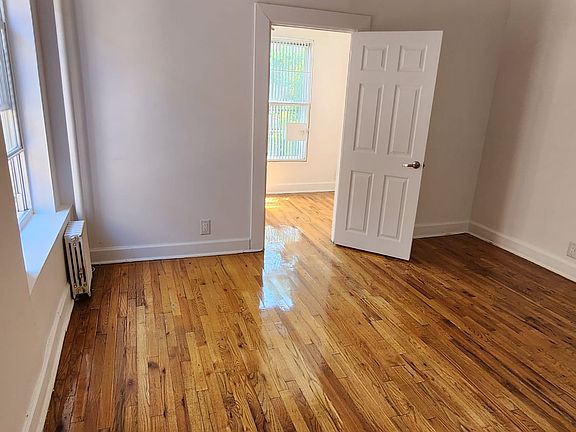 3rd image of 232 E 116th St APT 27