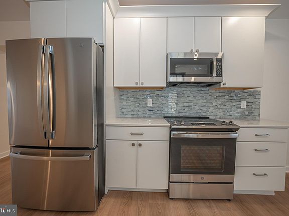 4th image of 42 N Waterloo Rd #38