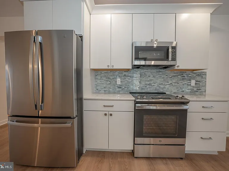 42 N Waterloo Rd #38 — Photo 4