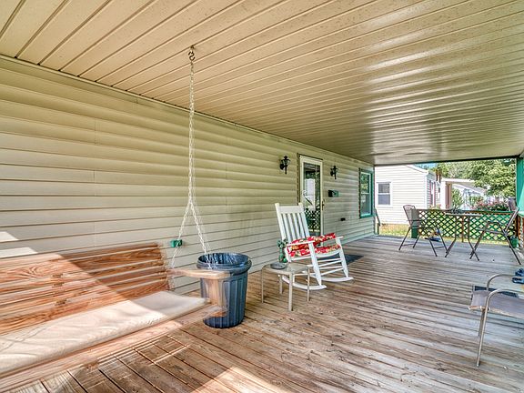 5th image of 1333 Garden Dr