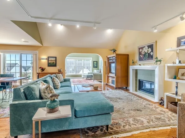 20 Bridge Rd Unit 41, Northampton, MA 01062