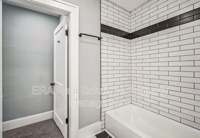 105 Rodgers Ave — Photo 38