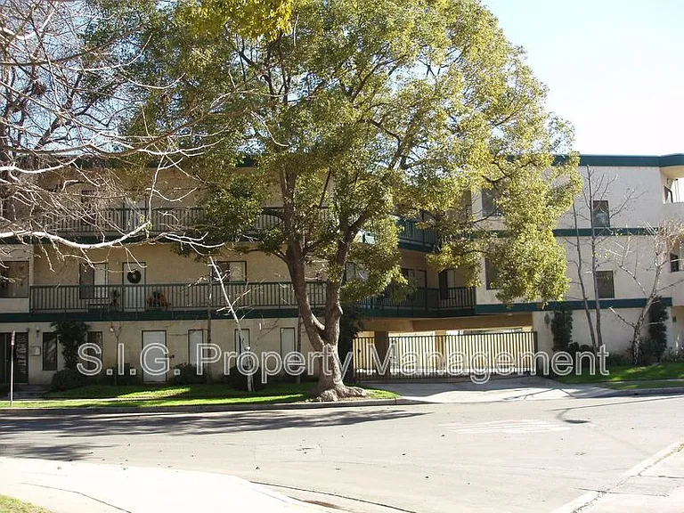 1441 Edison Blvd #C — Photo 1