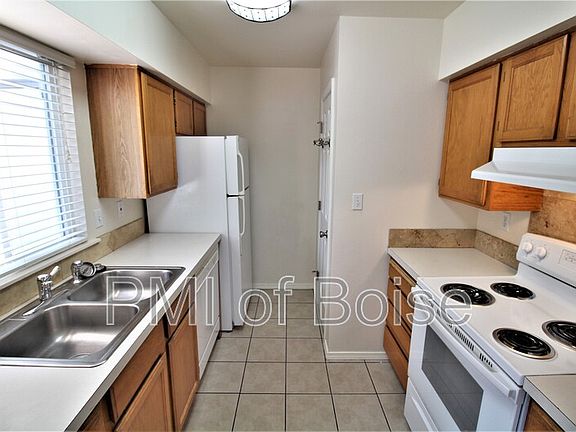 5th image of 625 W Idaho Ave