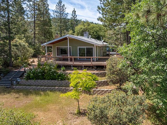 3rd image of 54481 Pinchot Dr