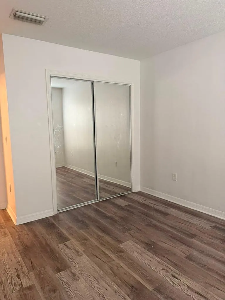 3 bed, 1204 sqft, $1,900 — Photo 2