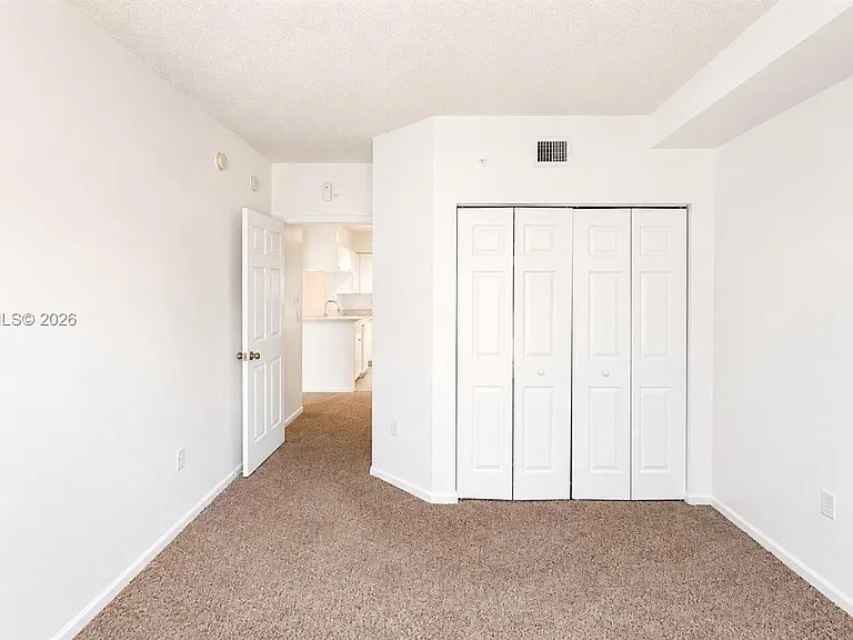 17150 N Bay Rd #2602 — Photo 10