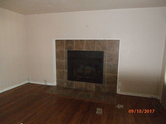 3rd image of 22138 Yates Ave