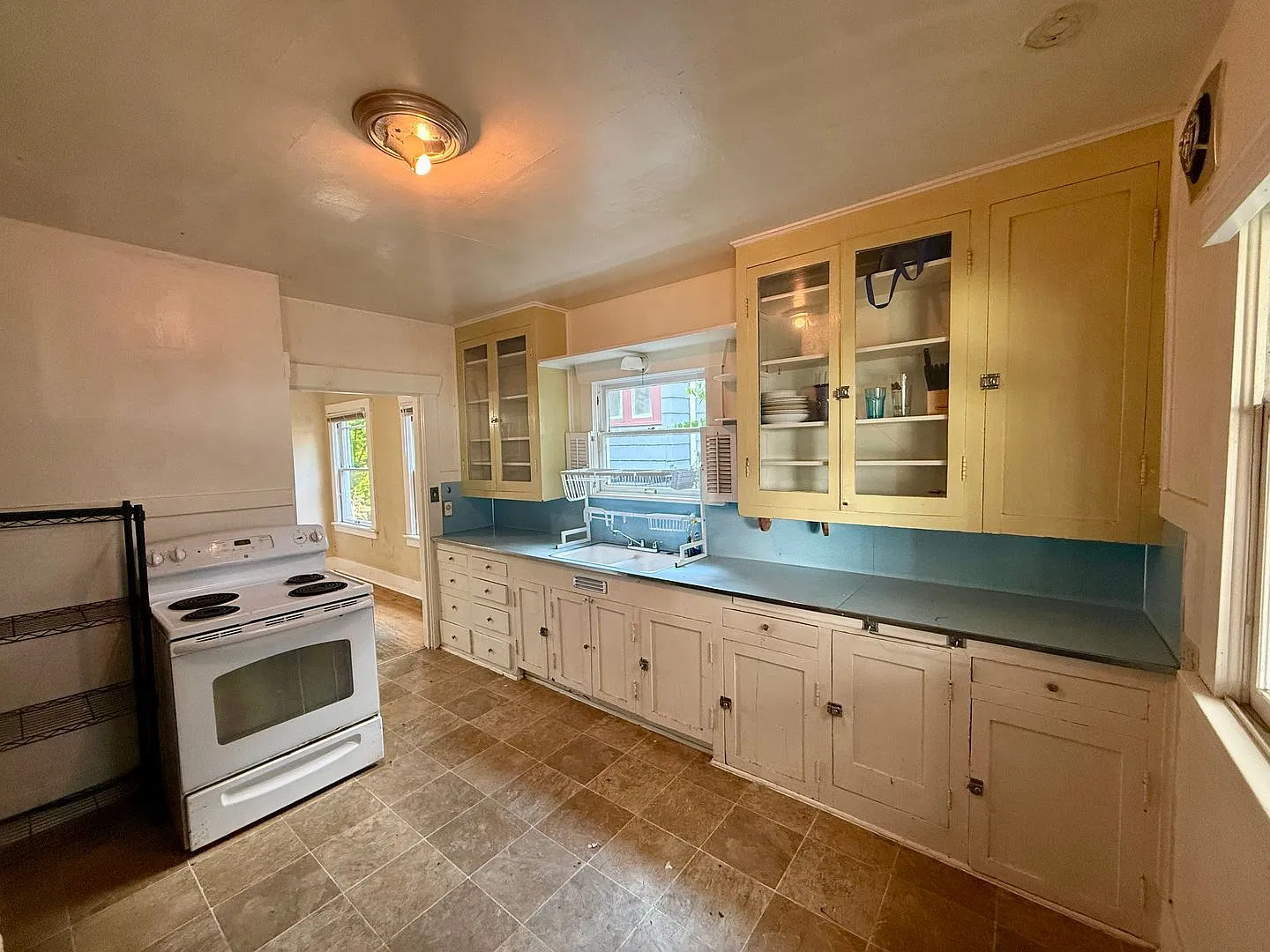 18 Bedroom Property in the University District of Seattle — Photo 3