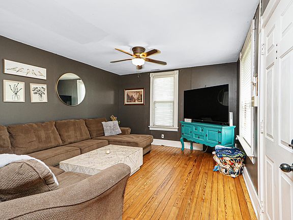 3rd image of 501 Vattier St