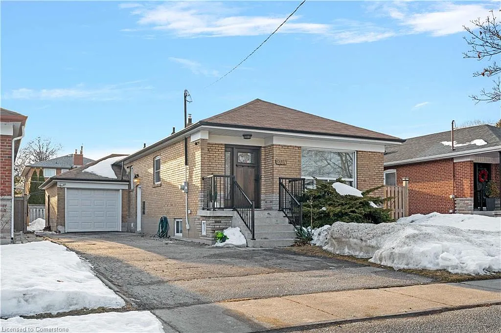 204 N Carson St photo 1