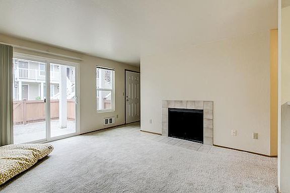 4th image of 14200 73rd Ave NE APT E203
