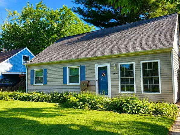 1356 W 1st Pl, Hobart, IN 46342