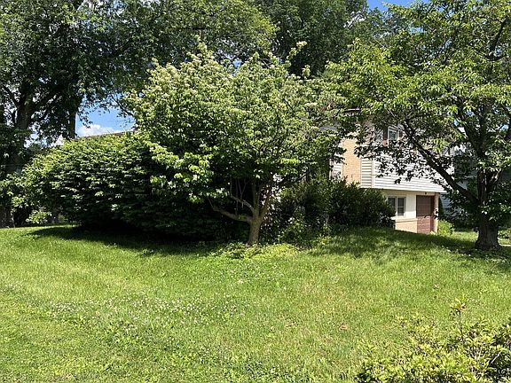 3rd image of 2405 Limestone Rd