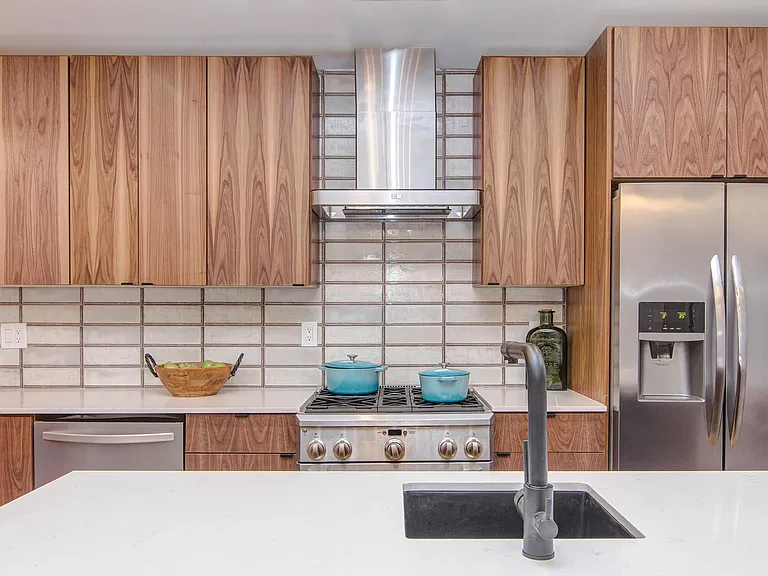 1022 E Indianola Ave — Photo 10