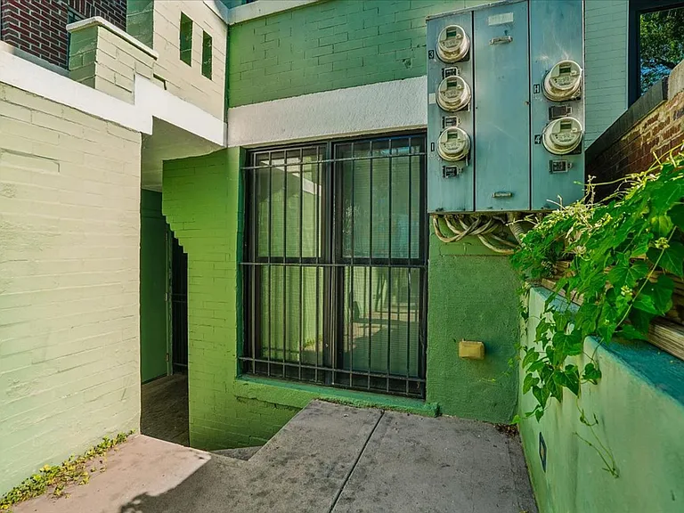 1317 Harvard St NW #1 — Photo 2