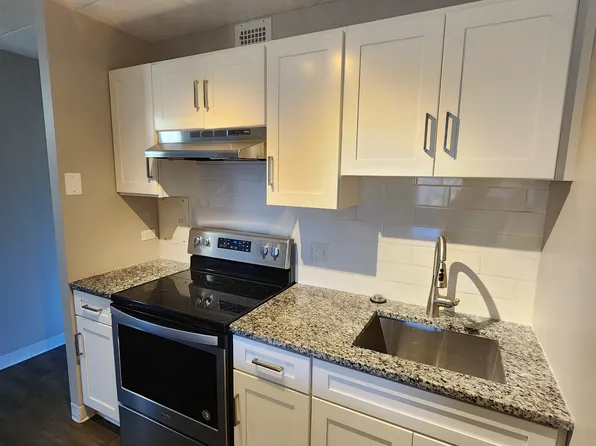 99 Kent, 99 Kent St #1B-1Ba-624Sqft, Brookline, MA 02445