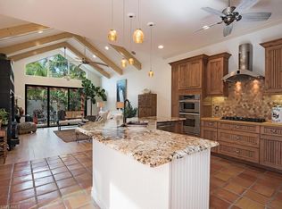 62 5th St S, Naples, FL 34102
