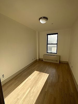 4th image of 410 W 48th St APT 33
