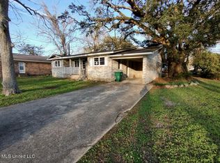 4824 Scott St, Moss Point, MS 39563