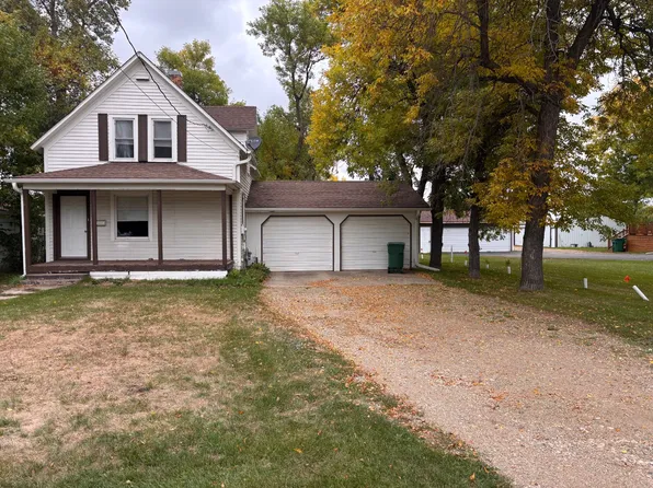 922 5th Ave N, New Rockford, ND 58356