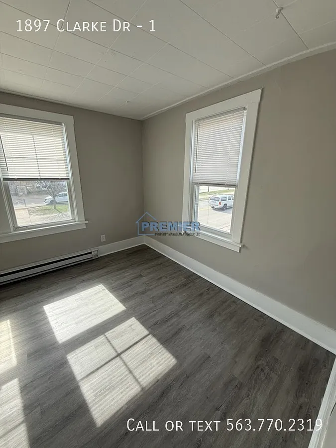 3 bed, 951 sqft, $1,200 — Photo 4