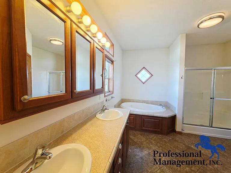 3914 Lasso Ln — Photo 6