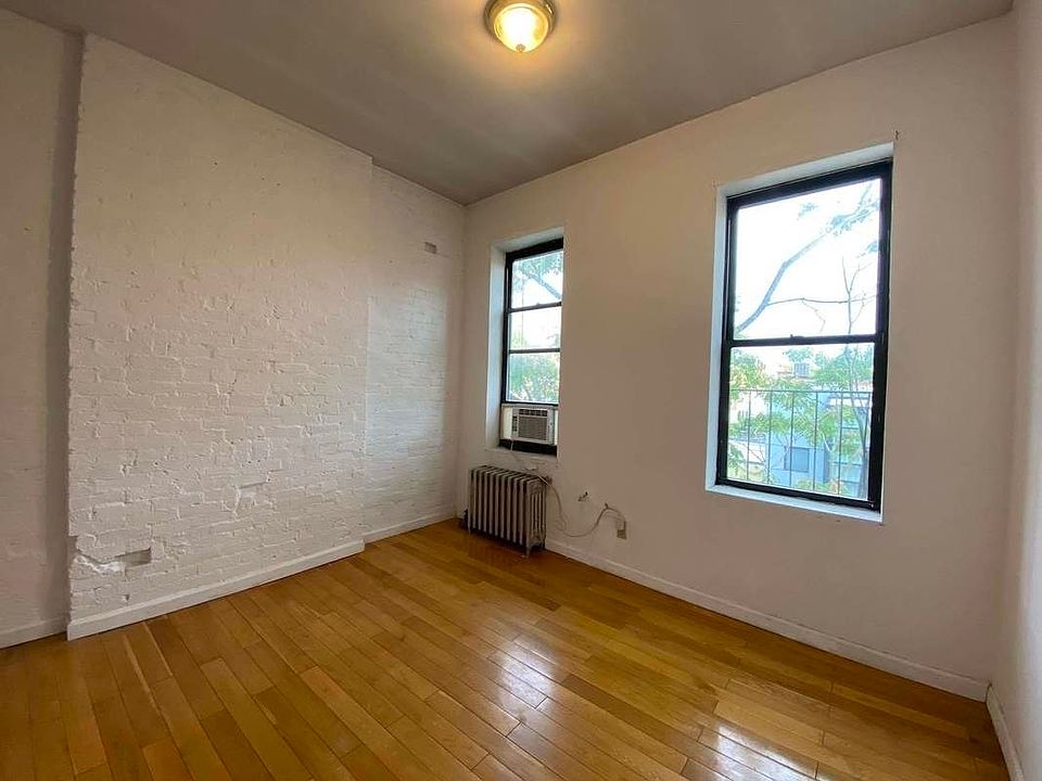 1st image of 14 Morton St #19A