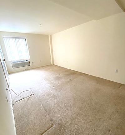 3rd image of 34 Franklin Blvd