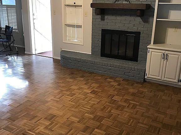 2nd image of 1817 Parkview Dr