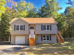 147 Rabbit Run Cir, Milford, PA 18337