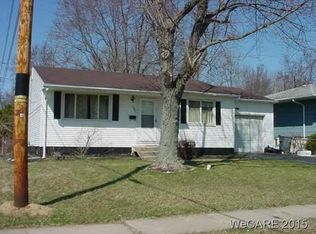 1327 Essex Dr, Lima, OH 45804