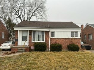 25864 Dale St, Roseville, MI 48066