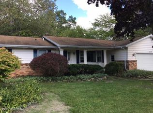3336 Royal Oak Rd, Muskegon, MI 49441
