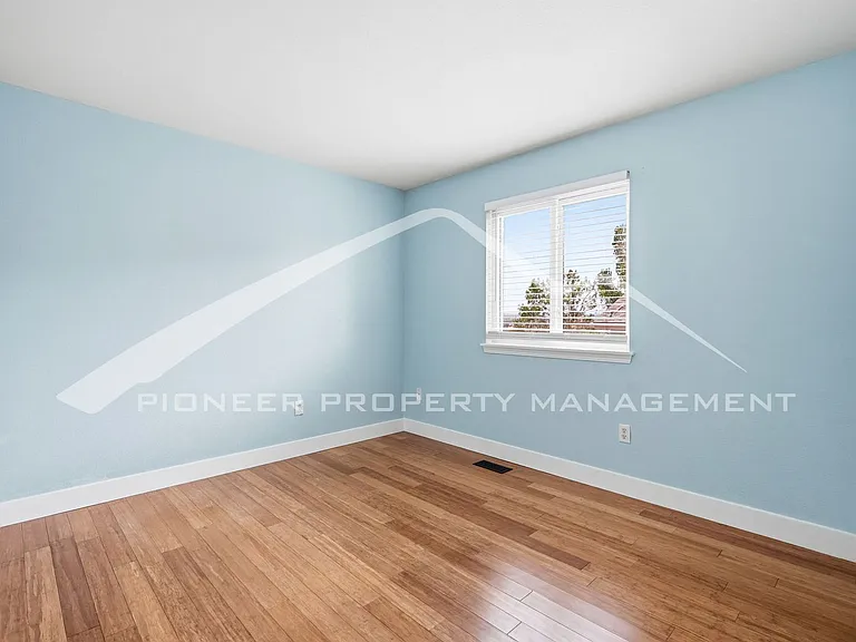 333 Sanders Cir — Photo 20
