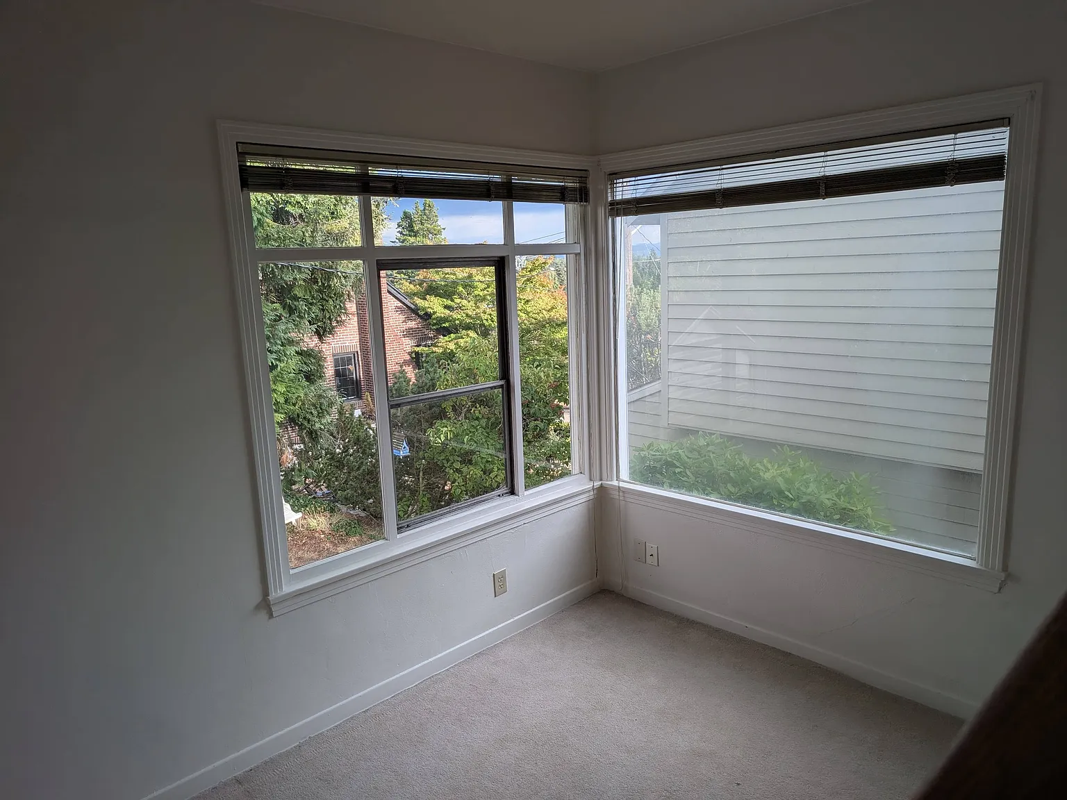 3 bed, 2320 sqft, $945 — Photo 3