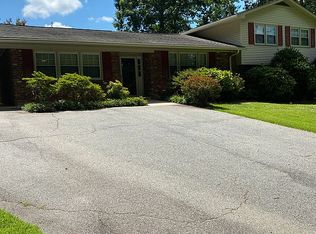 3120 Wonderwood Dr, Winston Salem, NC 27103