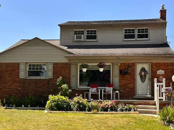 15450 Churchill St, Southgate, MI 48195