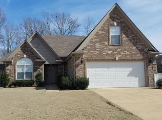 5848 Scott Farms Dr, Horn Lake, MS 38637