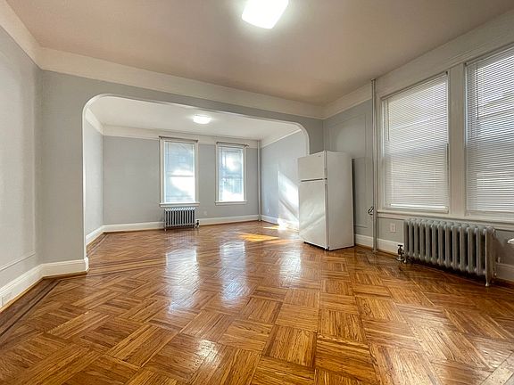 5th image of 34-29 43rd St #1