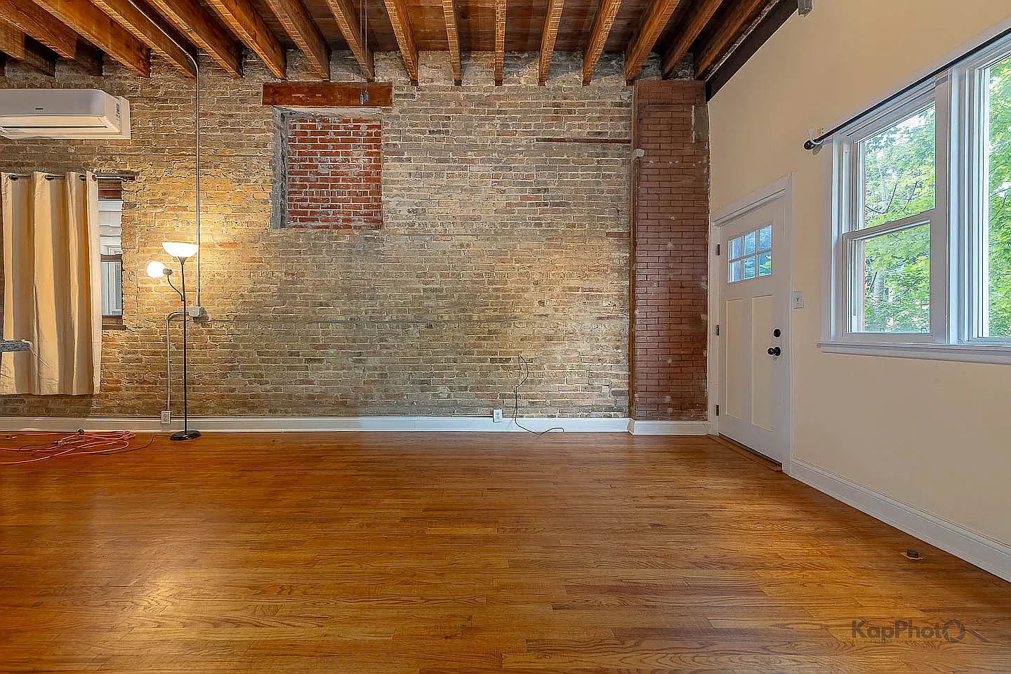 1 bed, 1.5 bath, 900 sqft, $1,950 — Photo 2