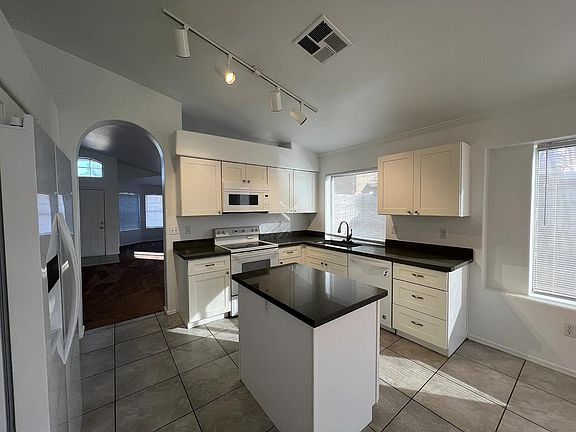 4th image of 7435 E Medina Ave #17